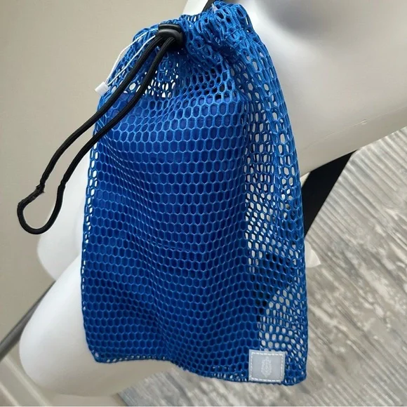 FP Movement Mini Mesh Sling Bag - Picture 4 of 13